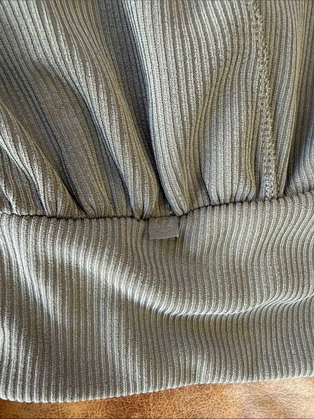 Lululemon Ribbed Softstreme Cropped Full Zip Jacket Sz 6 Nomad 714 - Picture 6 of 7